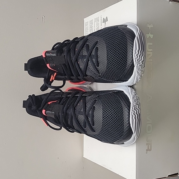 Under Armour GS Curry 7 Kids Basketball Shoes Steph Curry 3022113 001 size 4Y - Picture 2 of 5